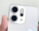 Un "Reno 14 Global Edition" práctico. (Fuente de la imagen: SmartPrix)