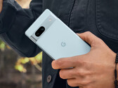 El Pixel 7a costará 100 menos que el Pixel 7, independientemente de si lo pides en euros, libras esterlinas o dólares estadounidenses. (Fuente de la imagen: @rquandt)