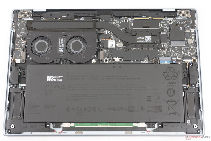 Placa base del XPS 13 Wildcat. Solo la batería y el SSD M.2 2242 son extraíbles.