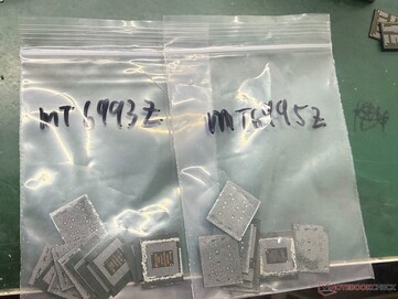 Los chips Dimensity 9500 se presentan en una bolsa con la etiqueta MT6993Z, y los próximos chips Dimensity 9600 Pro, en una bolsa con la etiqueta MT6995Z