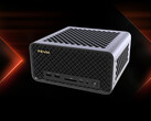 El FA80G está disponible con un procesador AMD Ryzen 9 9950X3D como máximo. En la imagen: una fotografía promocional en la que se muestra la parte frontal del mini PC (editada).