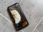 La batería del Google Pixel 6a podría seguir suponiendo un riesgo de incendio a pesar de la actualización. (Fuente de la imagen: footymanageraddict, Reddit)
