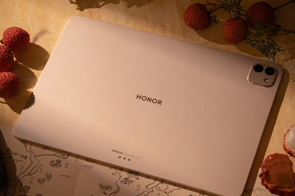 Foto que muestra el aspecto del Honor MagicPad. (Fuente de la imagen: Digital Chat Station)