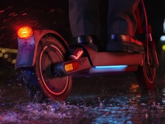 El nuevo Xiaomi Electric Scooter 5 Plus se unirá a modelos ya existentes como el Scooter 5 Max (en la imagen). (Fuente de la imagen: Xiaomi)