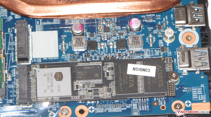 Se pueden instalar dos SSD NVMe.