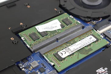 2x ranuras accesibles para el SODIMM