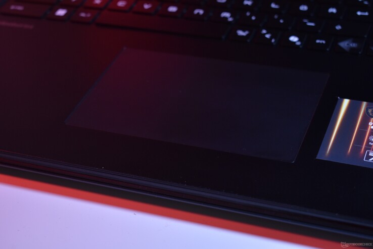 MSI Raider A18: Panel táctil
