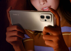 El Redmi K50i se comercializa en colores Stealth Black, Phantom Blue y Quick Silver. (Fuente de la imagen: Xiaomi)