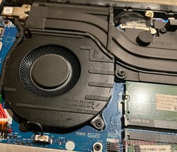 La CPU y la GPU tienen cada una un ventilador de refrigeración dedicado