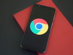 Teléfono inteligente que muestra el logotipo de Google Chrome e ilustra GLM-5.3 y un exploit de Chrome