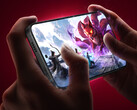 El Redmi K90 Ultra cuenta con el procesador Snapdragon 8 Elite. En la imagen: una fotografía promocional en la que se muestra un juego MOBA ejecutándose en el teléfono.