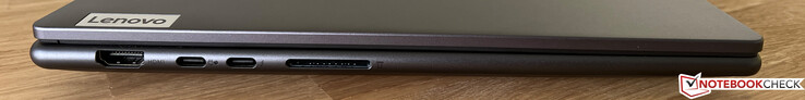 Lado izquierdo: HDMI 2.1, USB-C 3.2 Gen.1 (5 Gbps, DisplayPort-ALT modo 1.2, Power Delivery), USB-C 4.0 con Thunderbolt 4 (40 Gbps, DisplayPort-ALT modo 1.4, Power Delivery 3.0), lector de tarjetas SD