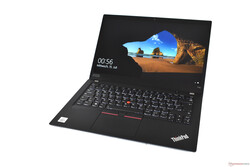 Revisando el Lenovo ThinkPad T14s Gen 1, dispositivo de revisión proporcionado por cortesía de: CampusPoint