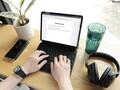 El JingPad A1 tiene una gran pantalla AMOLED y funciona con Linux. (Fuente de la imagen: Jingling)