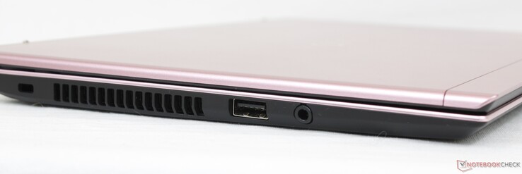Izquierda: bloqueo Kensington, USB-A 3.0, auriculares de 3,5 mm