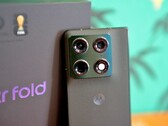 El Motorola Razr Fold está haciendo todo lo posible por convertirse en el mejor teléfono plegable con cámara.