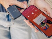 El PowerClip de Twelve South es un banco de energía compacto de 2.000 mAh.