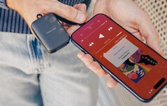 El PowerClip de Twelve South es un banco de energía compacto de 2.000 mAh.