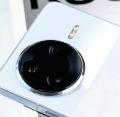 Se espera que el Redmi K80 Ultra tenga el mismo aspecto que los demás teléfonos de la serie K80. (Fuente de la imagen: Jack Yee)