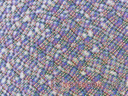 La superposición RGB mate es notablemente más granulada que la de la mayoría de las demás pantallas