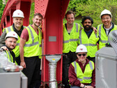 Miembros del equipo de investigación de UMass Amherst y el MIT en el lugar de la reparación en Great Barrington (Fuente de la imagen: UMass Amherst)