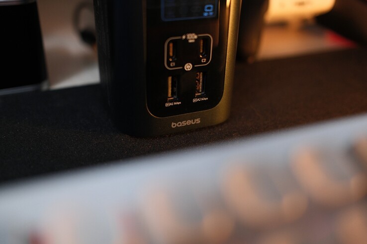 El RD1 Pro cuenta con un total de cuatro puertos en la parte frontal, pero los dos puertos USB-C solo sirven para la carga de dispositivos.