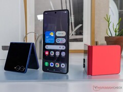 El Galaxy Z Flip 7 es el primer modelo Galaxy Z Flip con un chip UWB. (Fuente de la imagen: Notebookcheck)