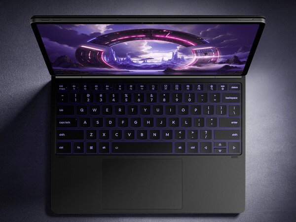 El teclado opcional del Lenovo Y900 13 tiene retroiluminación RGB y trackpad.