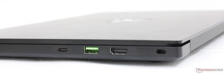 Derecha: USB-C 3.2 Gen. 2 con DisplayPort 1.4 y Power Delivery, USB-A 3.2 Gen. 2, HDMI 2.1, bloqueo Kensington