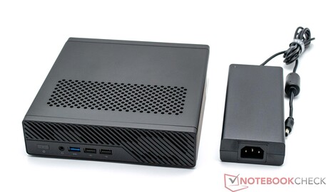 Minisforo MS-01 con fuente de alimentación (19 V; 9,47 A)