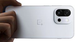 El OnePlus 13s. (Fuente de la imagen: OnePlus)