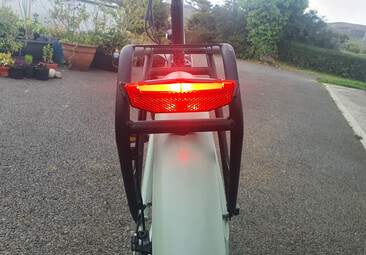 Luz trasera en la Touroll B2 e-bike