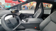 Interior del Tesla Cybertruck con asientos ventilados (imagen: Greggertruck)