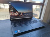 Análisis del Lenovo ThinkPad E16 G1 Intel: El Core i5 está codo con codo con el AMD Ryzen 7