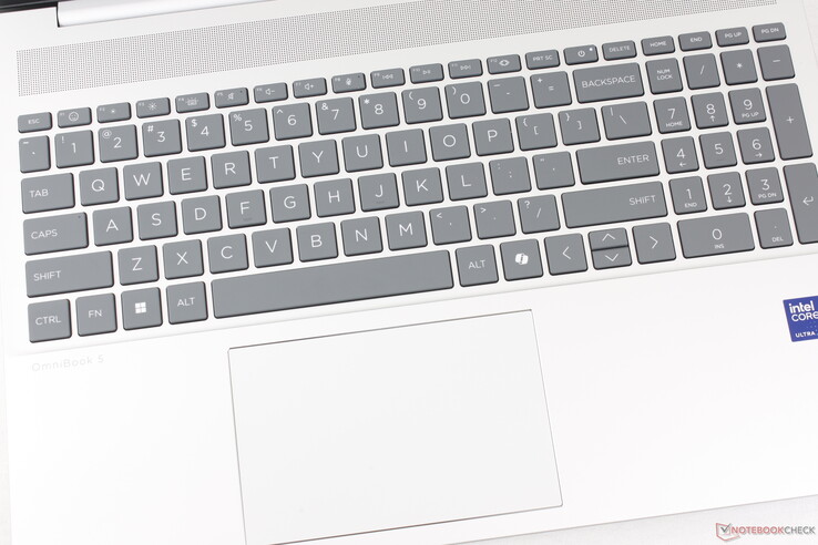 El clickpad tiene un tamaño decente (12,5 x 8 cm) con una respuesta relativamente suave y silenciosa cuando se pulsa