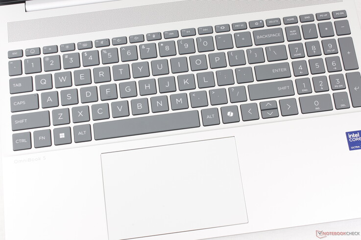 El clickpad tiene un tamaño decente (12,5 x 8 cm) con una respuesta relativamente suave y silenciosa cuando se pulsa