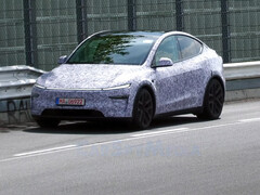 El Tesla Model Y Performance de 2026 en el circuito de Nürburgring. (Fuente de la imagen: CarSpy/YT)
