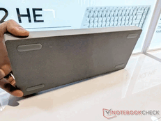 Keychron K2 HE Fondo de hormigón. (Fuente de la imagen: Notebookcheck/Stephen Pereyra)