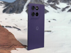 El Moto G67 Power en su opción de color Pantone Parachute Purple. (Fuente de la imagen: Motorola)