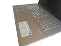 Portátil Asus VivoBook 17 F712JA con IPS Full-HD y refrigeración pasiva