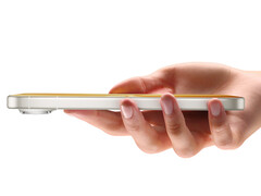 El Vivo X300 FE es básicamente un S50 Pro mini rebadged. En la imagen: una foto promocional que muestra el grosor del teléfono.