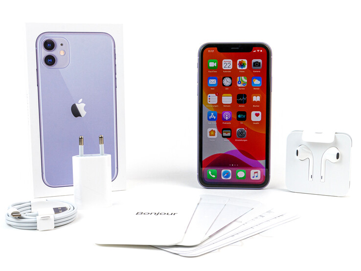 El iPhone 11 y sus accesorios incluidos