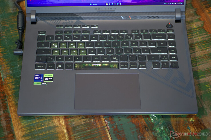 Clickpad y teclado iluminado RGB