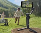 El OM 6 es el cardán móvil insignia de DJI, y cuenta con un trípode incorporado y un palo selfie extensible (Fuente de la imagen: DJI)