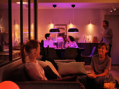La bombilla LED IKEA TRÅDFRI E14 806 lumen produce luz blanca y de color. (Fuente de la imagen: IKEA)