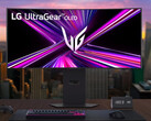 El LG UltraGear OLED 34GX900A viene con un soporte ajustable relativamente grueso. (Fuente de la imagen: LG)