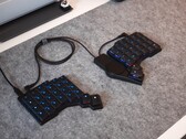 Trackpad ZSA Navigator con teclado Voyager