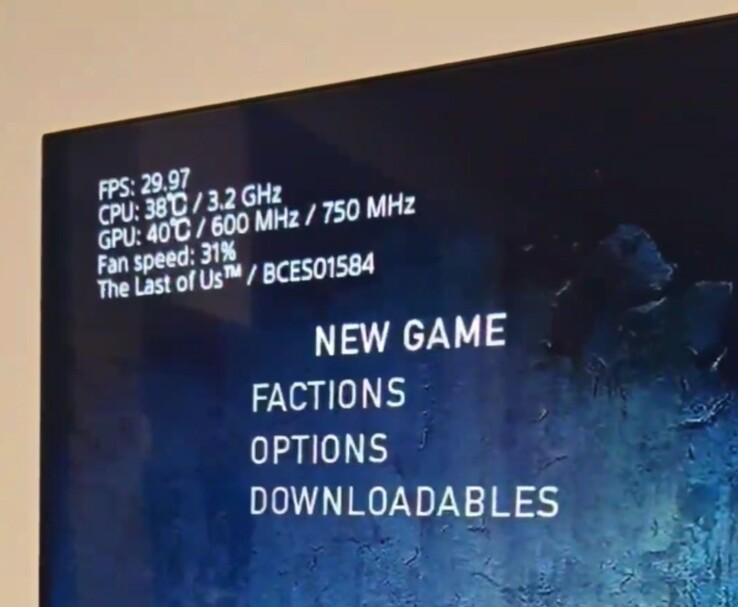 Estadísticas en pantalla de la PS3 Slim Pro ejecutando The Last of Us mostrando 38 °C de CPU, 40 °C de GPU y 31% de velocidad del ventilador. (Fuente de la imagen: Fun-Equivalent-7785 vía Reddit / r/PS3)