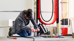 Tesla ya puede reparar los daños provocados por un incendio en una estación de Supercargadores en menos de 48 horas (Fuente de la imagen: Tesla)