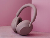 El WH-1000XM5 recibió una actualización rosa similar en septiembre de 2024.